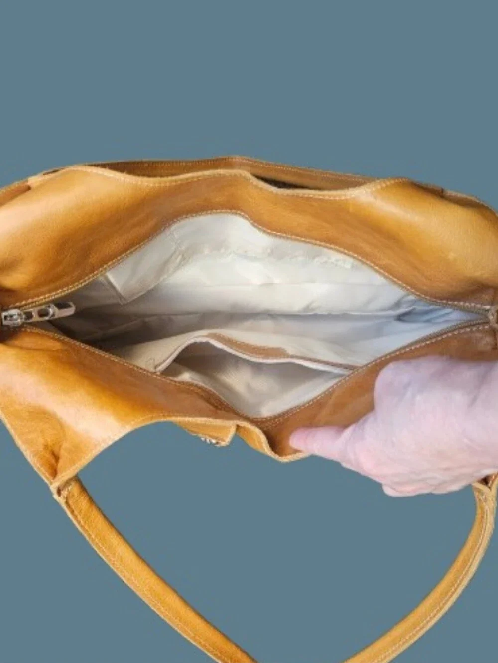 *Toscani Vintage Italian Leather Shoulder Bag Purse